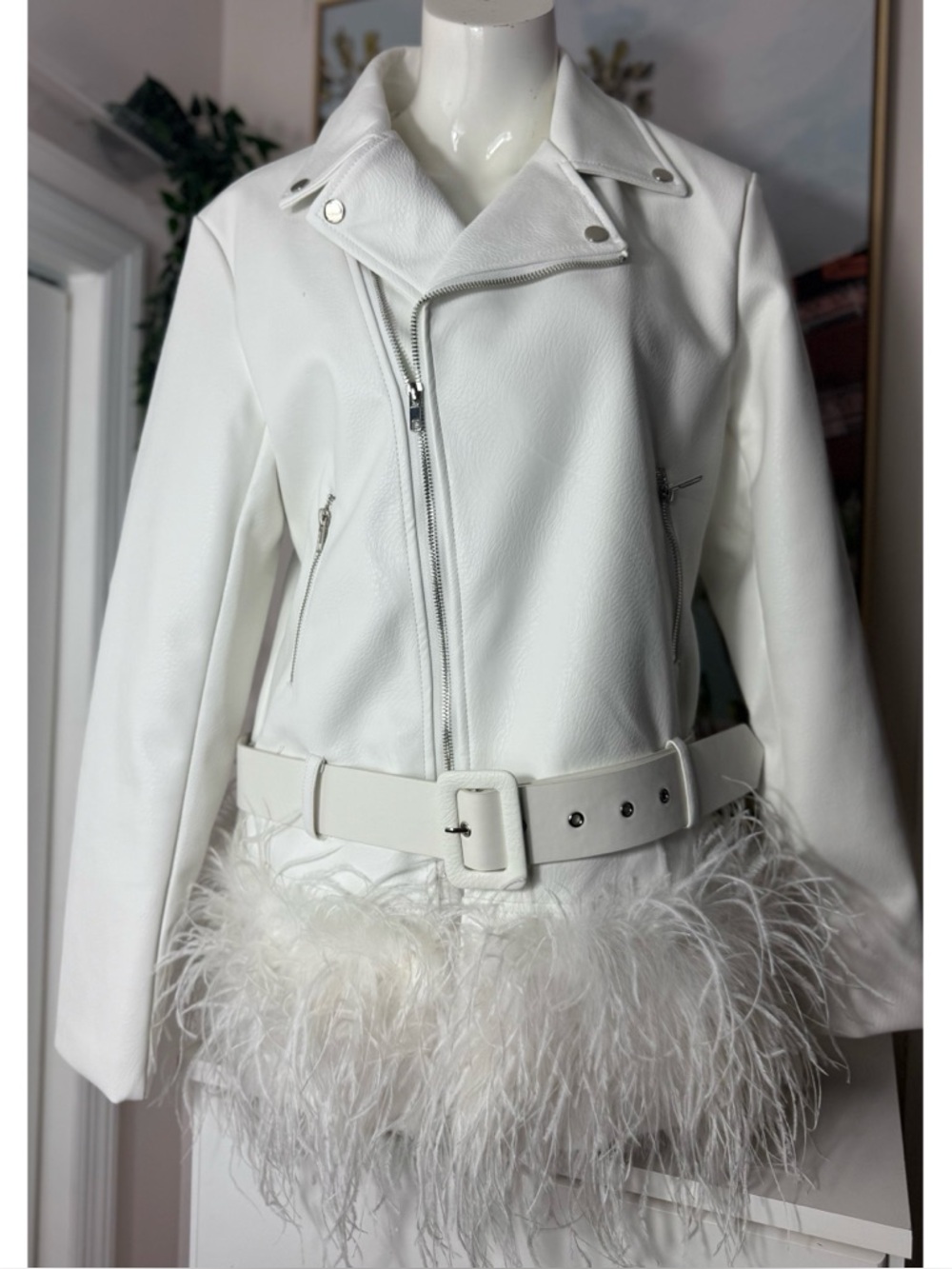 AKIRA White Oversized Moto Jacket Feather Trim Faux Leather Belted Size Large